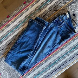 Levi’s mid-rise skinny jeans